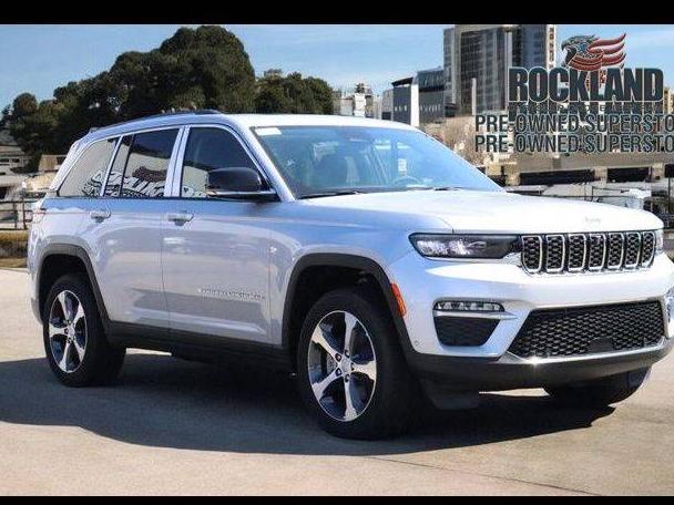 JEEP GRAND CHEROKEE 2023 1C4RJYB68PC650126 image